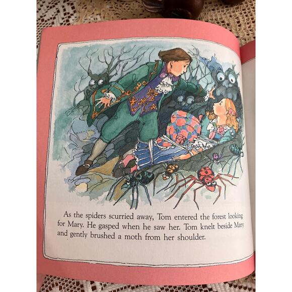 1994 Babes in Toyland, Gina Shaw & Illustrated by John Speirs, Scholastic - Picture 4 of 5